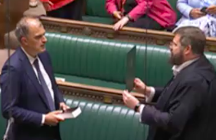 Julian Smith taking the oath of allegiance in Parliament