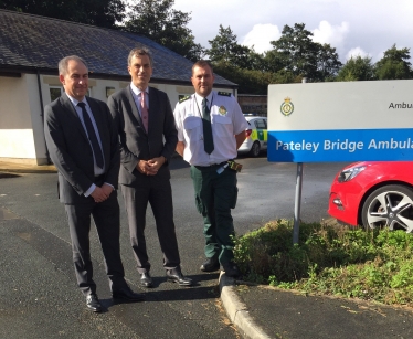 Julian Smith MP and Rod Barnes at Pateley Bridge ambulance station